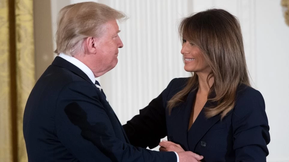 Σε επέμβαση υποβλήθηκε η Πρώτη Κυρία των ΗΠΑ – «Έχει πολλά κέφια» δήλωσε ο Ντ.Τραμπ